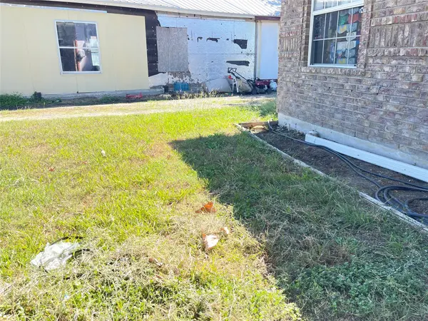 12212 Ballerstedt RD, Elgin, TX 78621