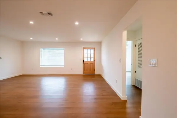 7104 Twin Crest DR, Austin, TX 78752