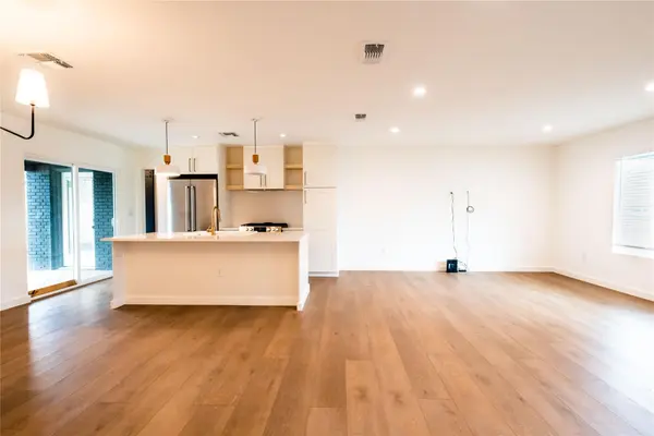 7104 Twin Crest DR, Austin, TX 78752