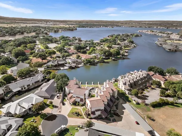 509 Short Circuit, Horseshoe Bay, TX 78657