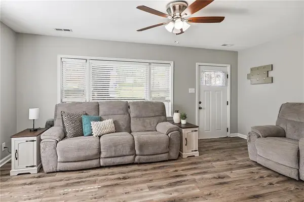 918 Pine ST, Eudora, KS 66025