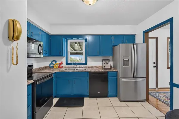 28 W 82nd ST, Kansas City, MO 64114