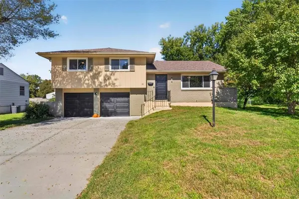 28 W 82nd ST, Kansas City, MO 64114