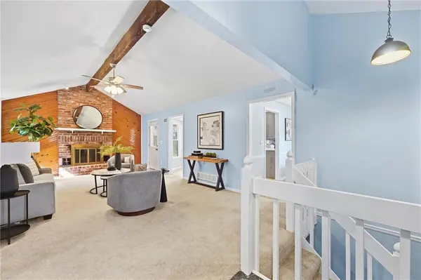 6600 Cottonwood DR, Shawnee, KS 66216