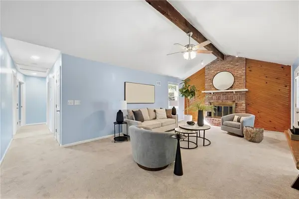 6600 Cottonwood DR, Shawnee, KS 66216