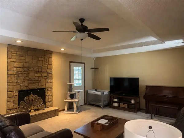 1106 E Elizabeth ST, Olathe, KS 66061