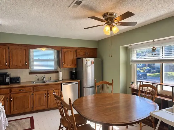 1106 E Elizabeth ST, Olathe, KS 66061