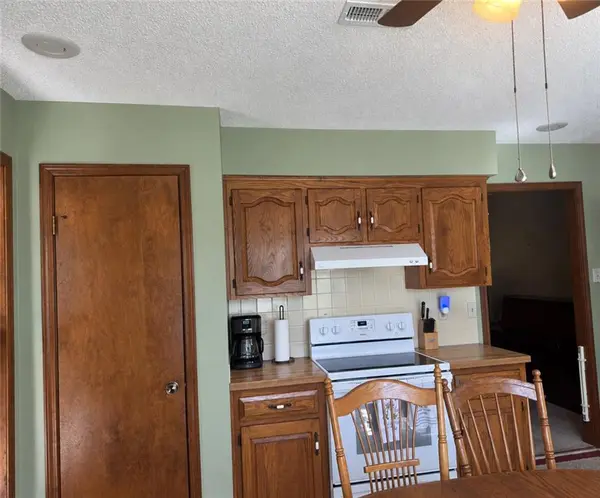 1106 E Elizabeth ST, Olathe, KS 66061