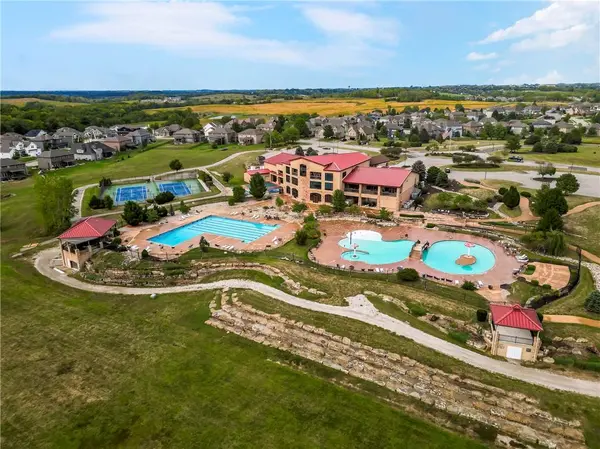 17700 NW 130th TER, Platte City, MO 64079