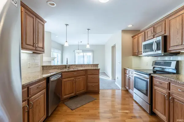 7225 Brackenwood CT, Fort Wayne, IN 46835-9200