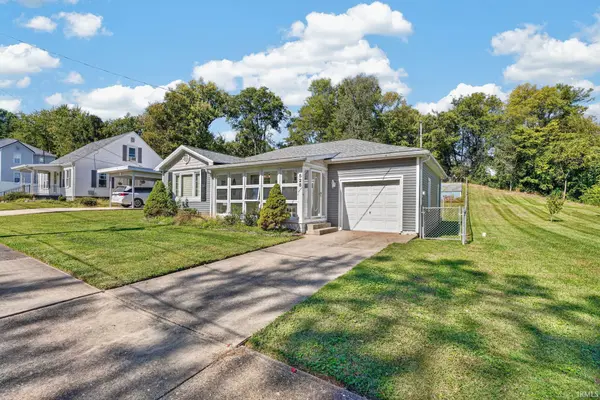 528 E 5th ST, Mount Carmel, IL 62863