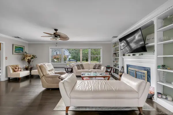 1361 Boxwood DR, Hewlett Harbor, NY 11557