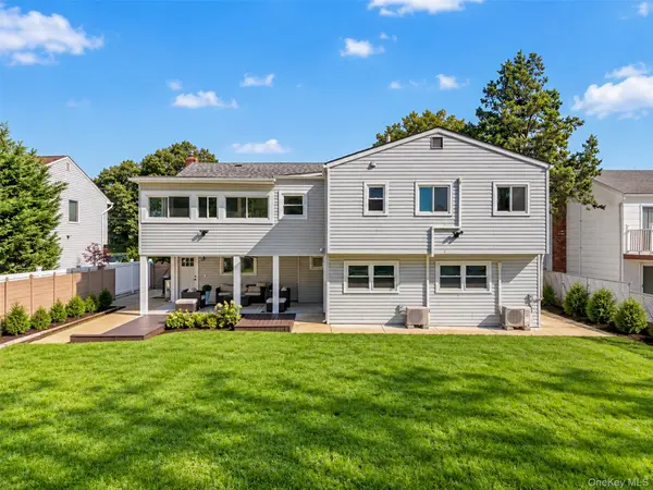 1059 Denton AVE, Manhasset Hills, NY 11040