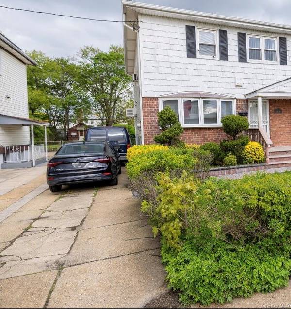 147-19 259th ST, Rosedale, NY 11422