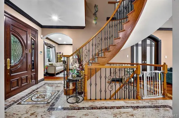 242-14 83rd AVE, Bellerose, NY 11426