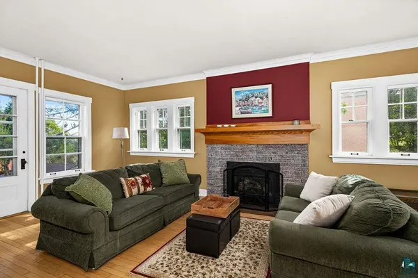 2816 E 1st St, Duluth, MN 55812