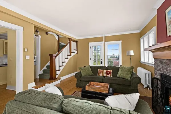 2816 E 1st St, Duluth, MN 55812