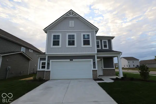 2307 Bear Oak RUN, Shelbyville, IN 46176