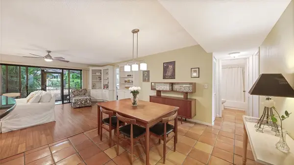 1708 GLENHOUSE DR #314, Sarasota, FL 34231