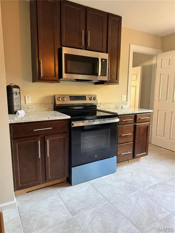 800 Flora AVE, Warrenton, MO 63383