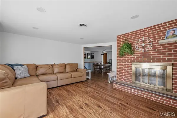 111 Linn DR, Ste Genevieve, MO 63670