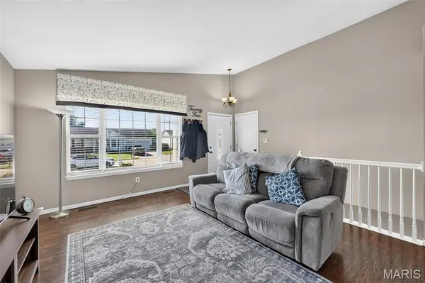 24 Mallard Pointe DR, O'fallon, MO 63368