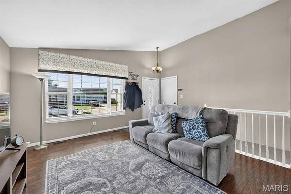 24 Mallard Pointe DR, O'fallon, MO 63368