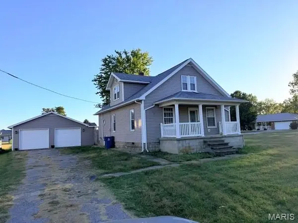 326 E Cherry ST, Hoyleton, IL 62803