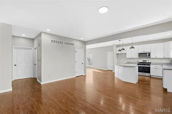 5882 Clemens AVE, St Louis, MO 63112