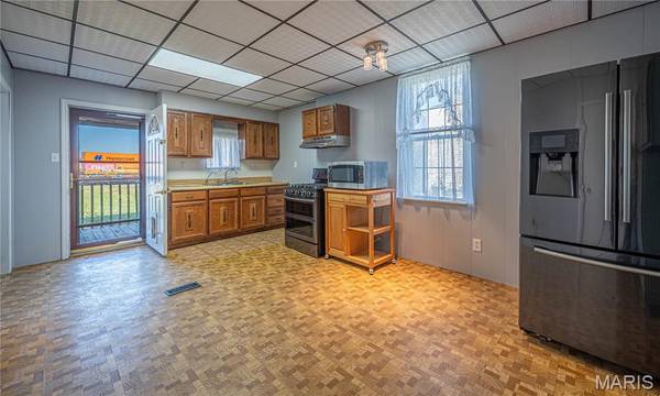 921 Columbia RD, Dupo, IL 62239