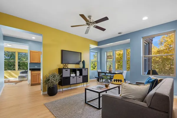 3725 W Byron ST #3, Chicago, IL 60618