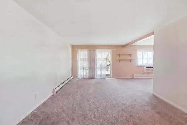 6 E Lillian AVE #2B, Arlington Heights, IL 60004