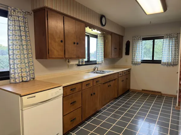 341 S Farrington ST, Denver, IA 50622