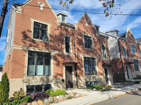 105 Valparaiso ST, Valparaiso, IN 46383