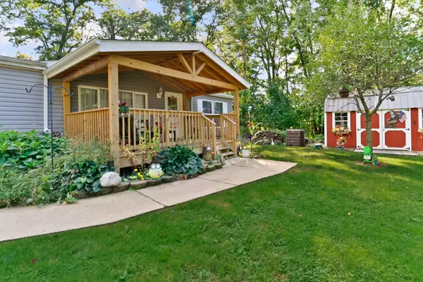 62 E Division RD, Valparaiso, IN 46383