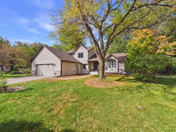 1952 Park Ridge CT, Chaska, MN 55318
