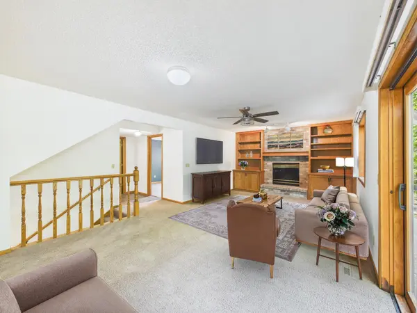 1952 Park Ridge CT, Chaska, MN 55318