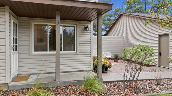 4711 Lund PT, Eagan, MN 55122