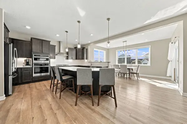 11325 Creekside TRL, Maple Grove, MN 55311