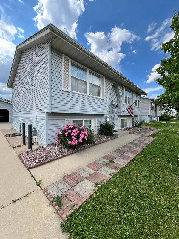 4805 25th AVE NW, Rochester, MN 55901