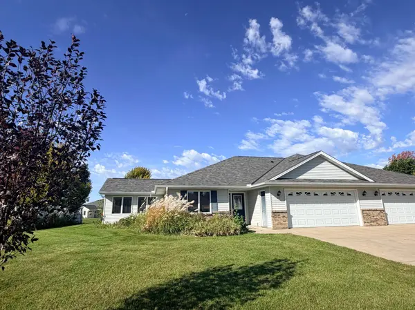 413 Circle View DR, Dassel, MN 55325