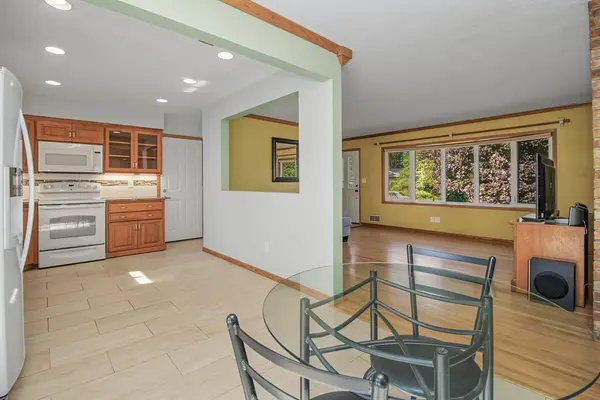 2842 Marion ST, Roseville, MN 55113