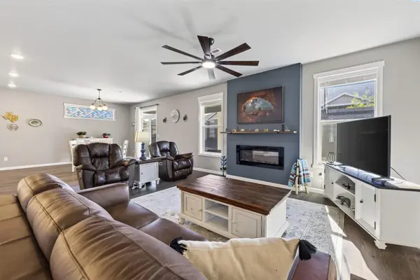 8383 Lennox St., West Richland, WA 99353