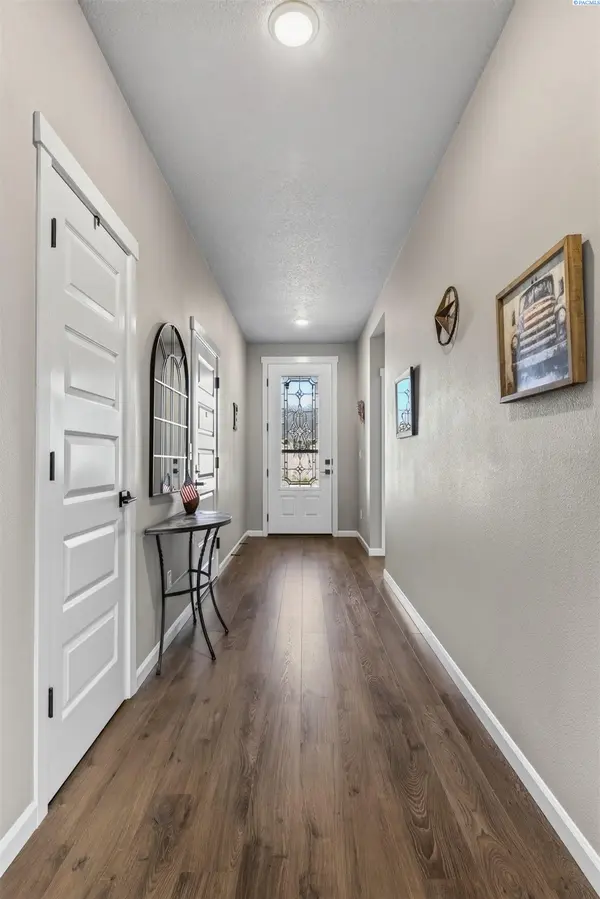 8383 Lennox St., West Richland, WA 99353