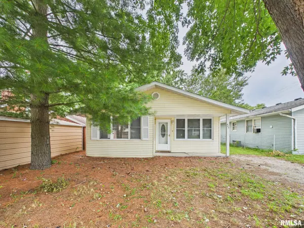 423 E JEFFERSON ST, Riverton, IL 62561