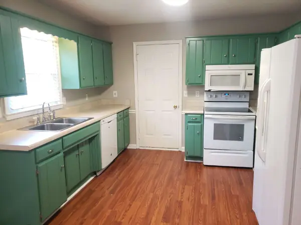 218 Beechwood Cir, Murfreesboro, TN 37128