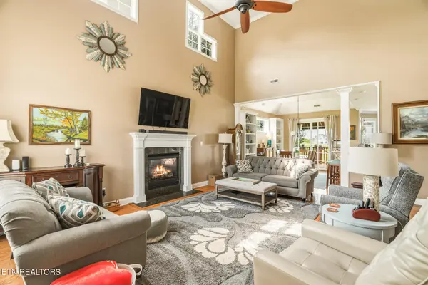 1109 Creekside Village Way, Seymour, TN 37865
