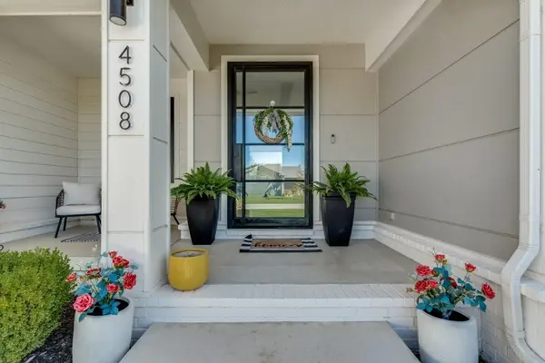 4508 N Sunny Cir, Wichita, KS 67205