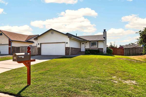 1313 E Lonna St, Haysville, KS 67060