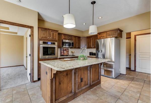 3817 N Rutgers St, Maize, KS 67101